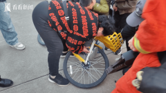 消防救援人员立即展开救援