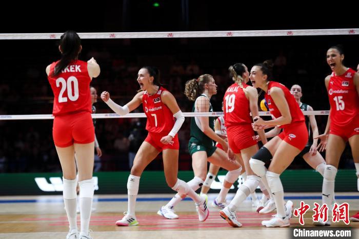 北京站世联：土耳其3-2逆转波兰夺得三连胜，巴