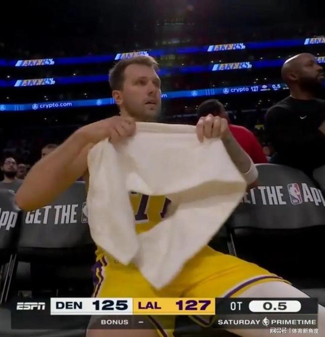 湖人加时绝杀掘金 詹姆斯东契奇联手逆转西部排
