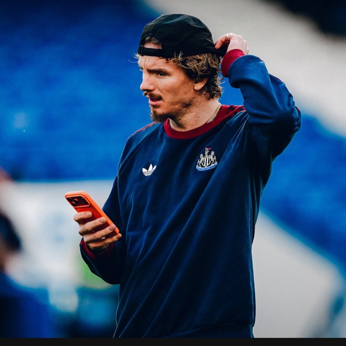 纽卡斯尔1-0力克切尔西 沃尔特马德赛后发文庆祝