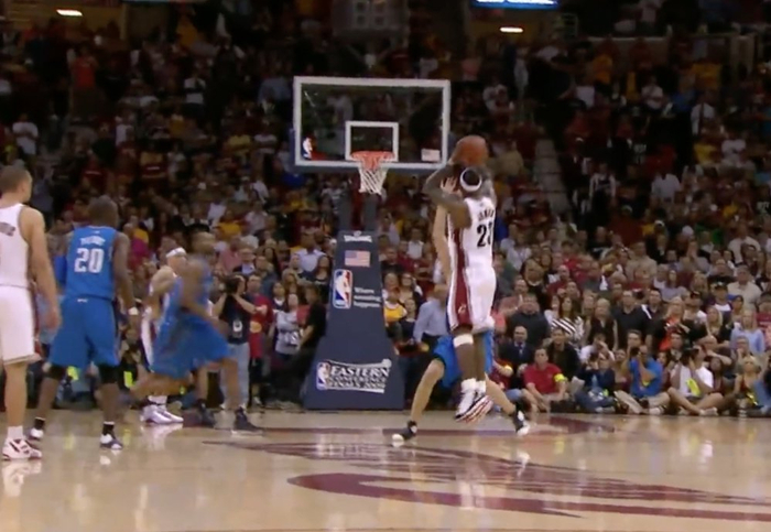 詹姆斯：生涯最佳高光时刻为追帽伊格达拉锁定