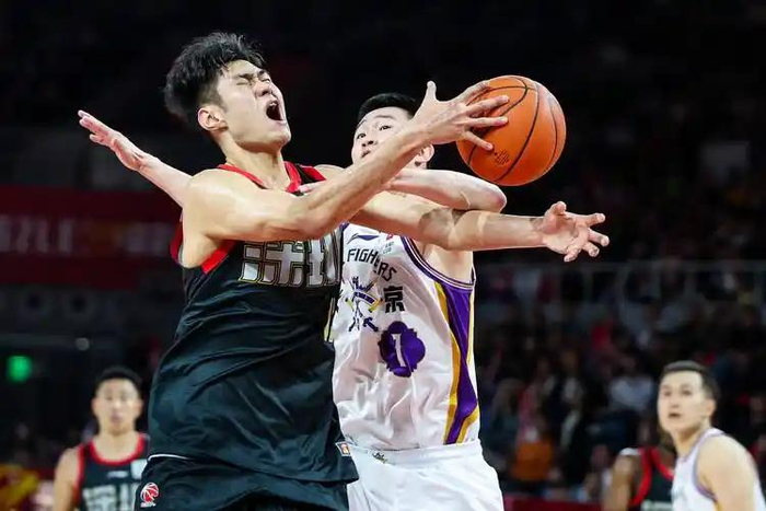 北京队签威廉姆斯补强季后赛阵容 高风险赌注成