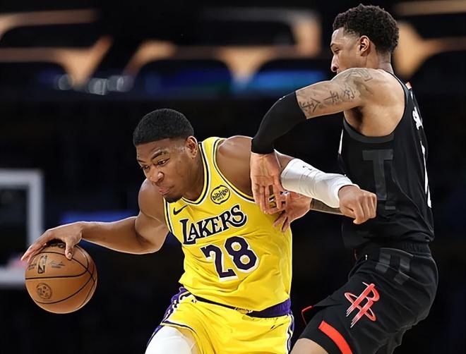 湖人三叉戟爆发力助阵 肯纳德三分神射掀翻火箭