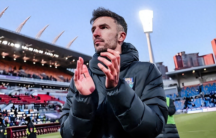 基莱斯中锋爆发助津门虎逆转泰山