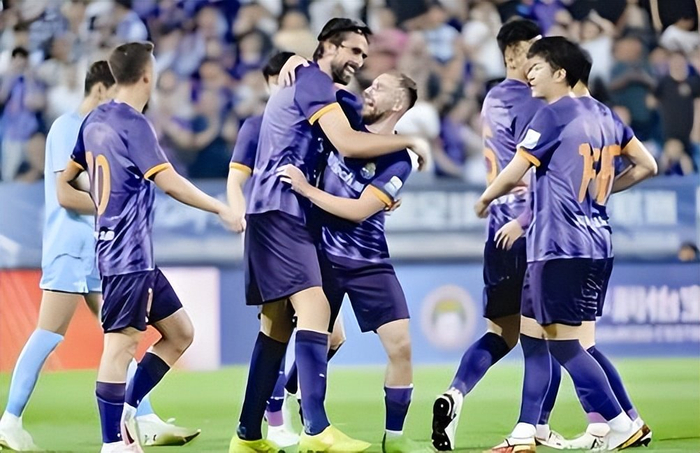 基莱斯中锋爆发助津门虎逆转泰山